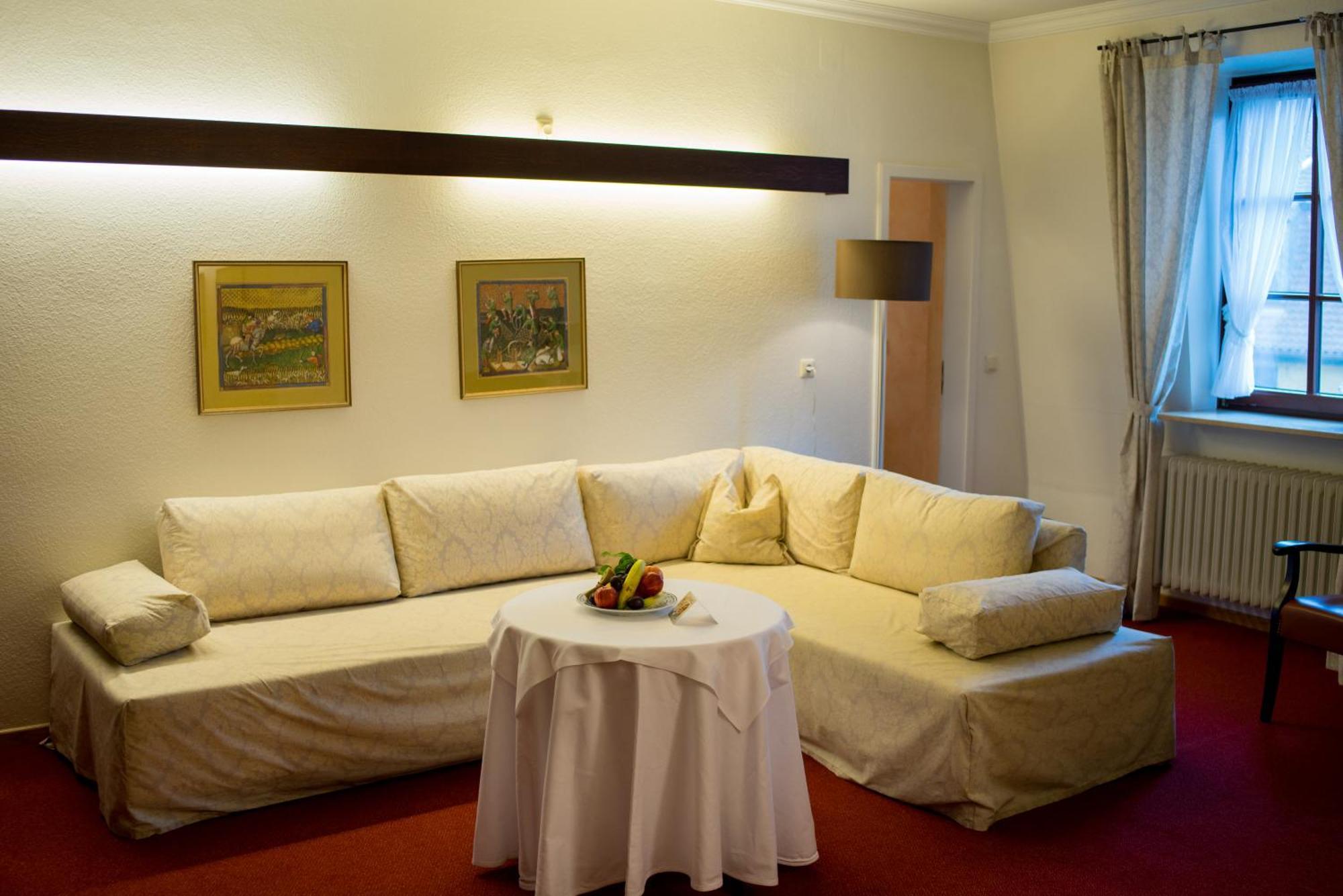 Hotel Leicht Biebelried Bagian luar foto