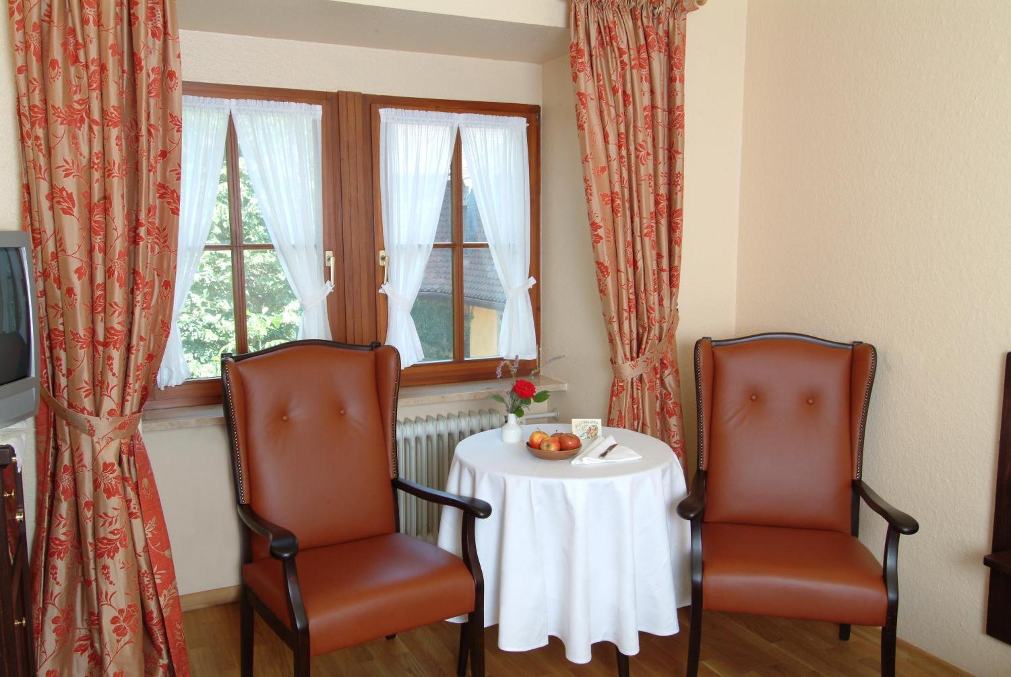 Hotel Leicht Biebelried Bagian luar foto