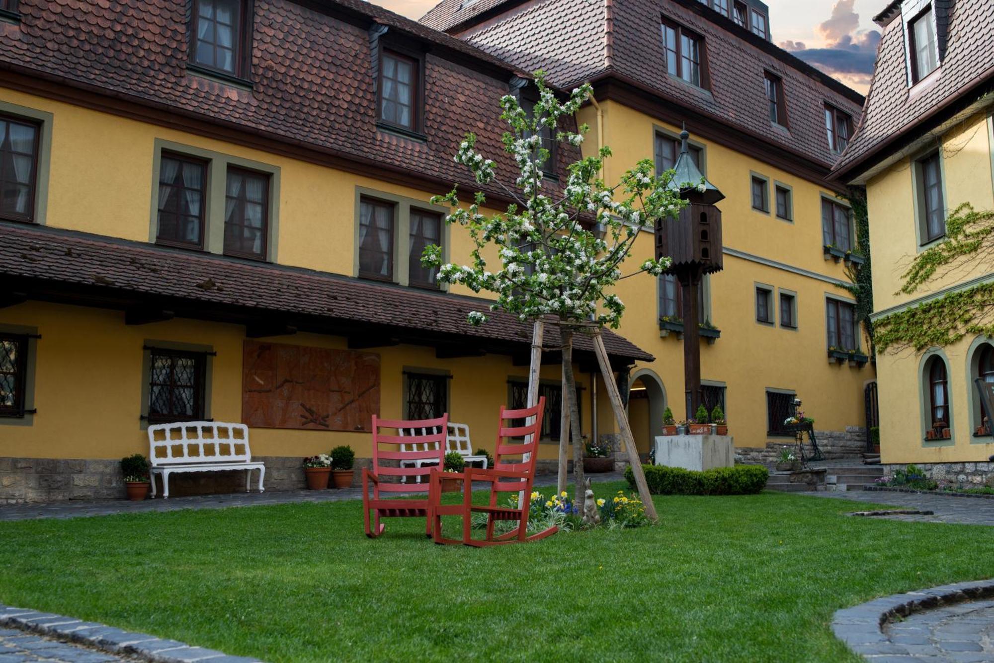 Hotel Leicht Biebelried Bagian luar foto