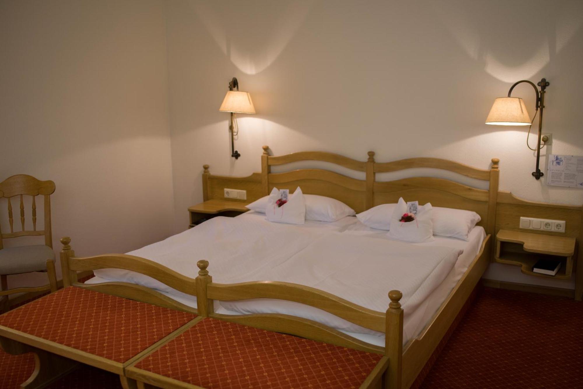 Hotel Leicht Biebelried Bagian luar foto