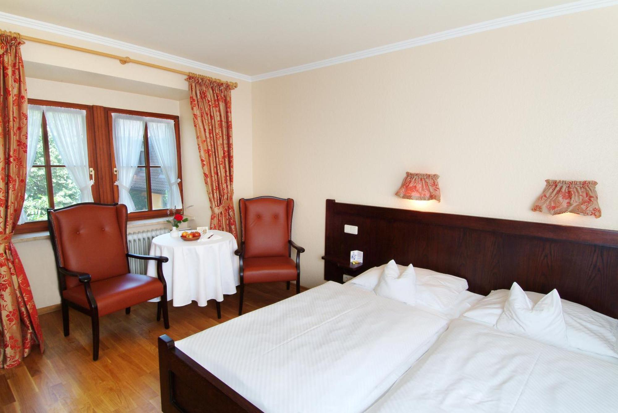 Hotel Leicht Biebelried Bagian luar foto