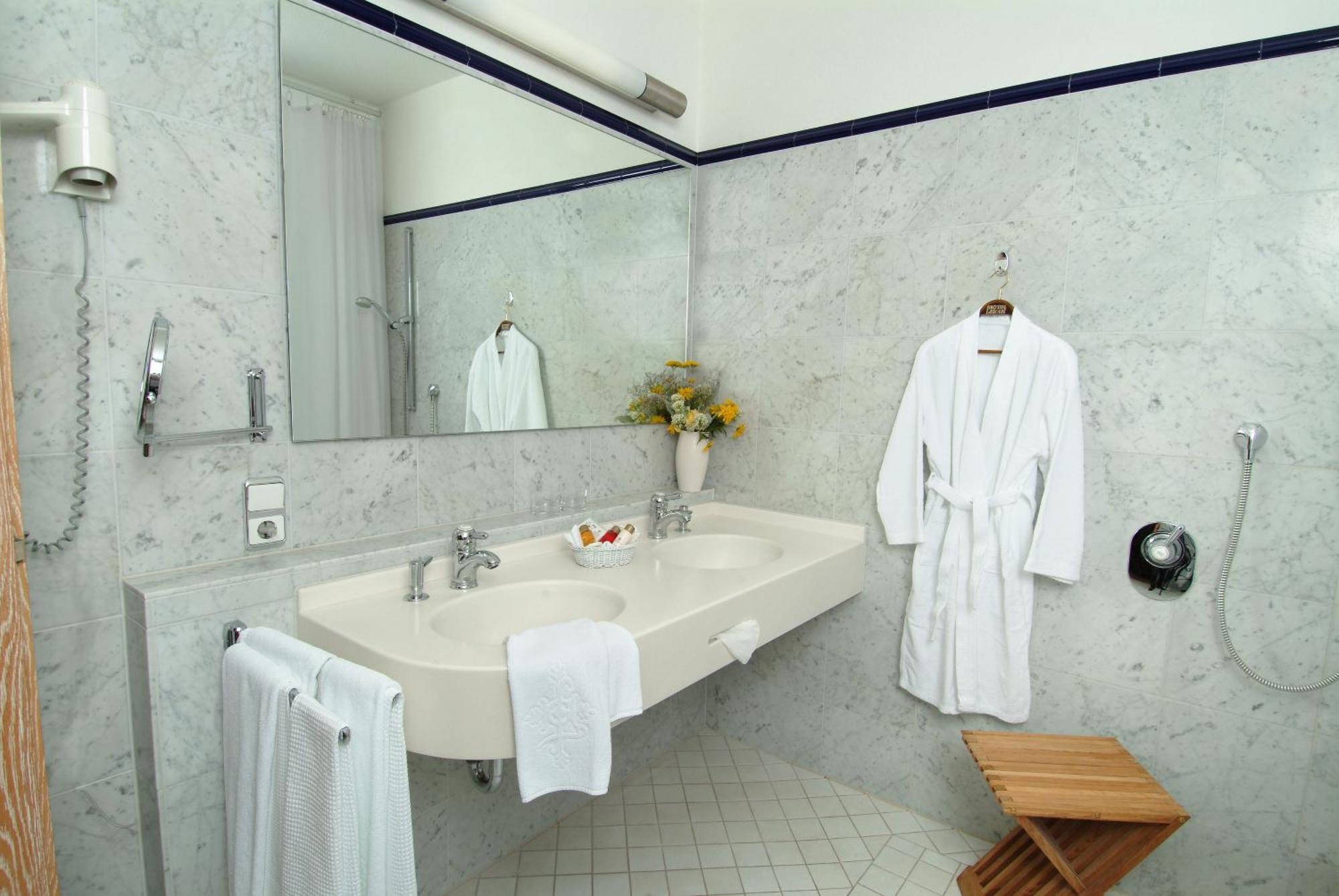 Hotel Leicht Biebelried Bagian luar foto