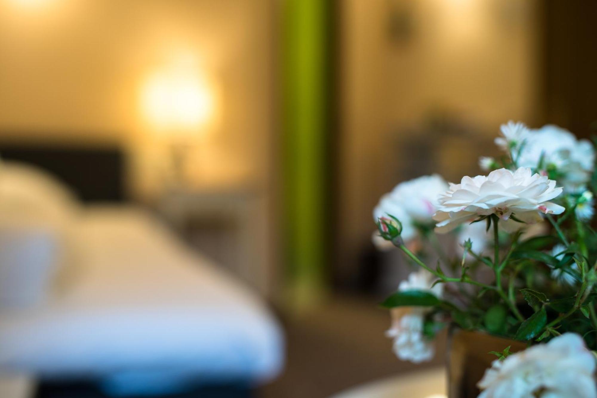 Hotel Leicht Biebelried Bagian luar foto